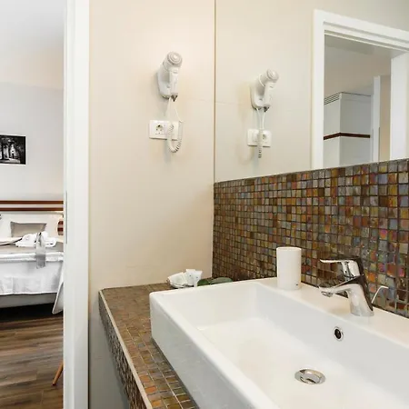 Prima Luxury Bed & Breakfast 4*