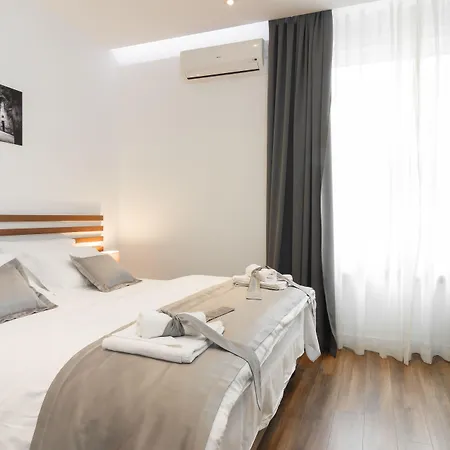 Prima Luxury לינה וארוחת בוקר ספליט