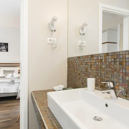 Prima Luxury فندق مبيت وإفطار