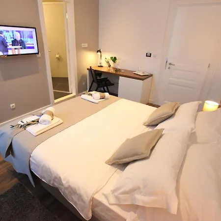 Prima Luxury Bed & Breakfast 4*